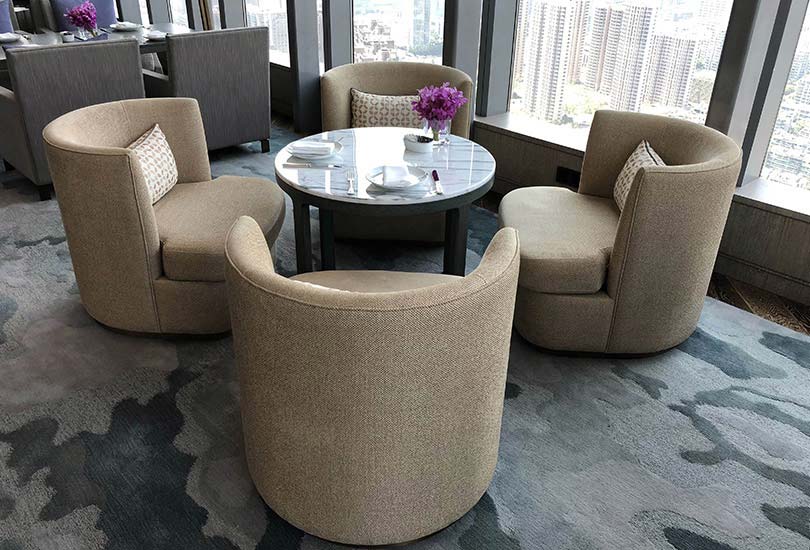 Коммерчески мебель ресторана гостиницы устанавливает столы и стулья посадочных мест будочки роскошные современные установленные для кафе и ресторанов